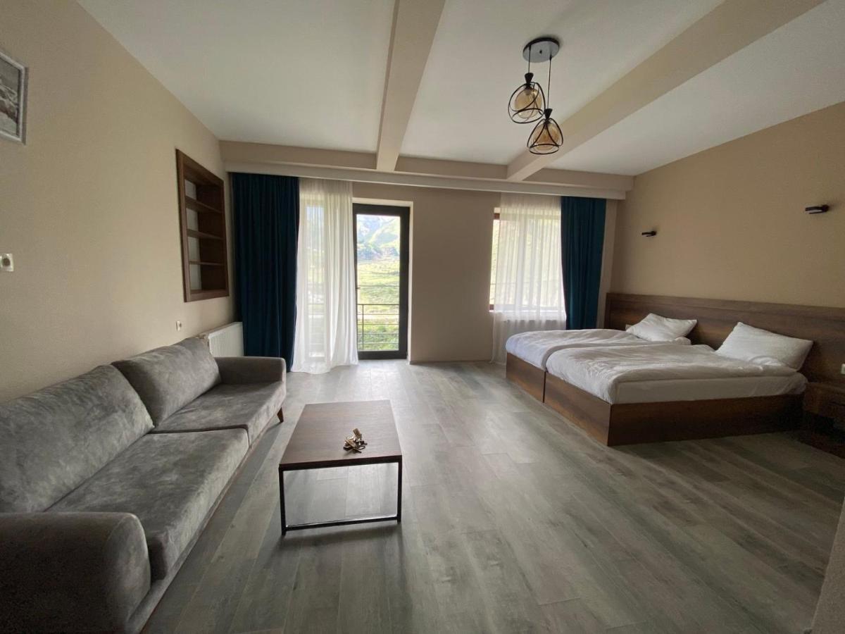 Hotel Axien Kazbegi Exterior photo