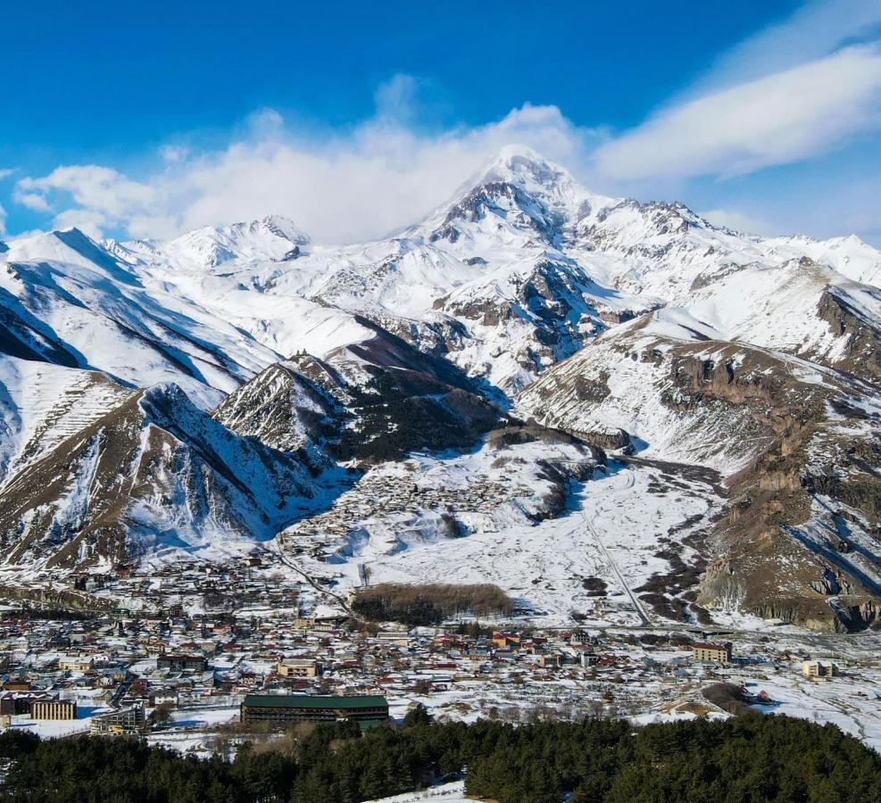 Hotel Axien Kazbegi Exterior photo